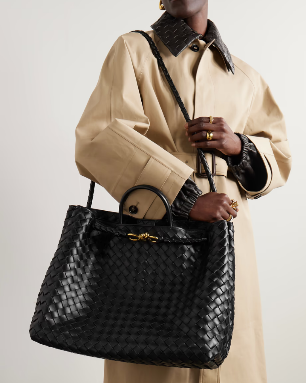 Attache Noble Bag Grande Noir Dorée